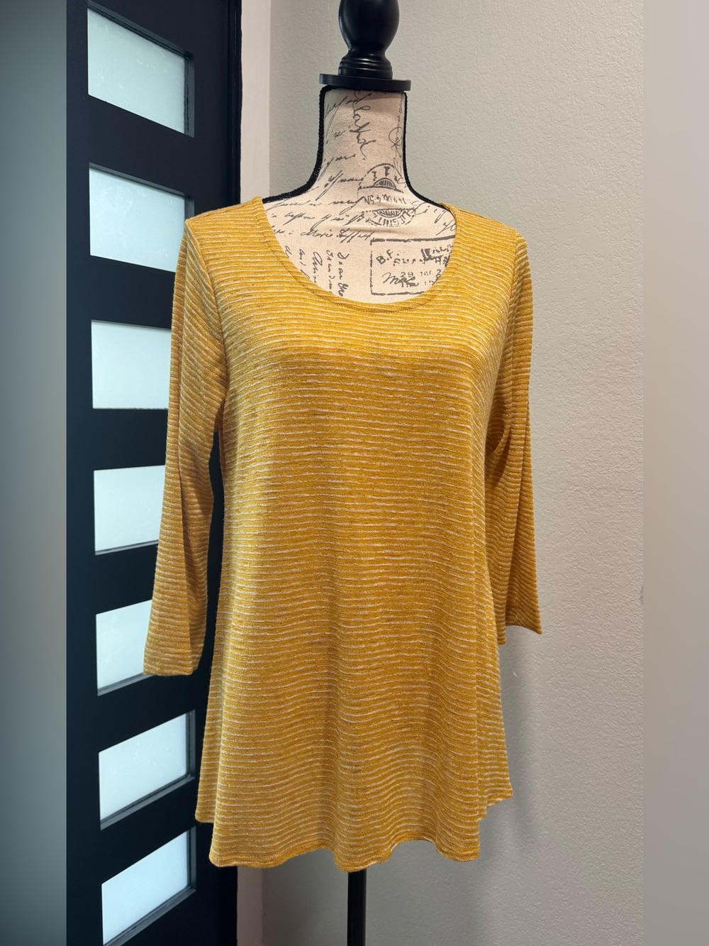 NWT Women's Mustard Yellow Scoop Neck Long-Sleeve Top